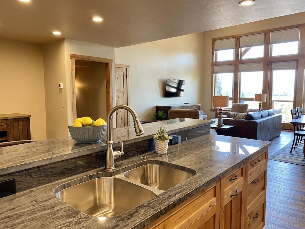 Townhome Next To Clubhouse In Exclusive Eagle Bend - The Glacier Бигфорк Екстериор снимка