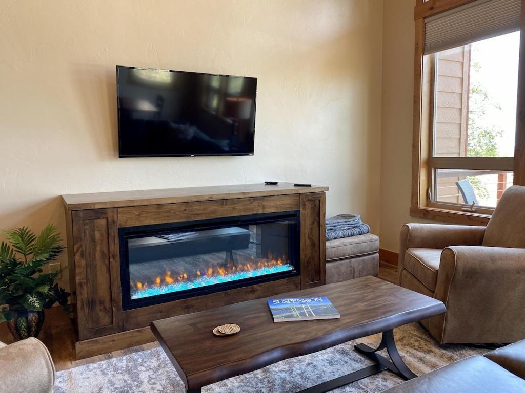 Townhome Next To Clubhouse In Exclusive Eagle Bend - The Glacier Бигфорк Екстериор снимка